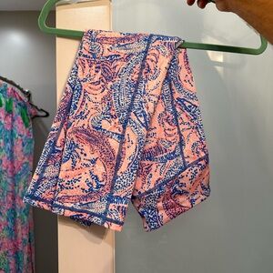 Later Gator Leggings. BNWOT. NEVER WORN. SIZE SMALL.